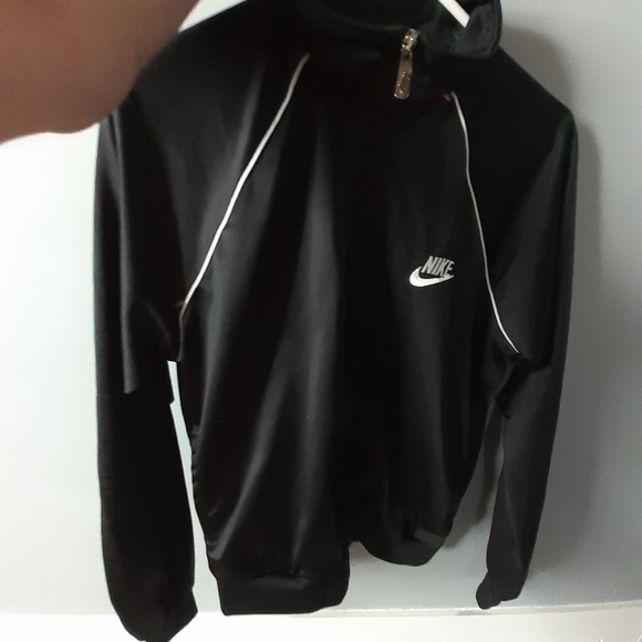 Windbreaker jacket - Picture 3 of 4